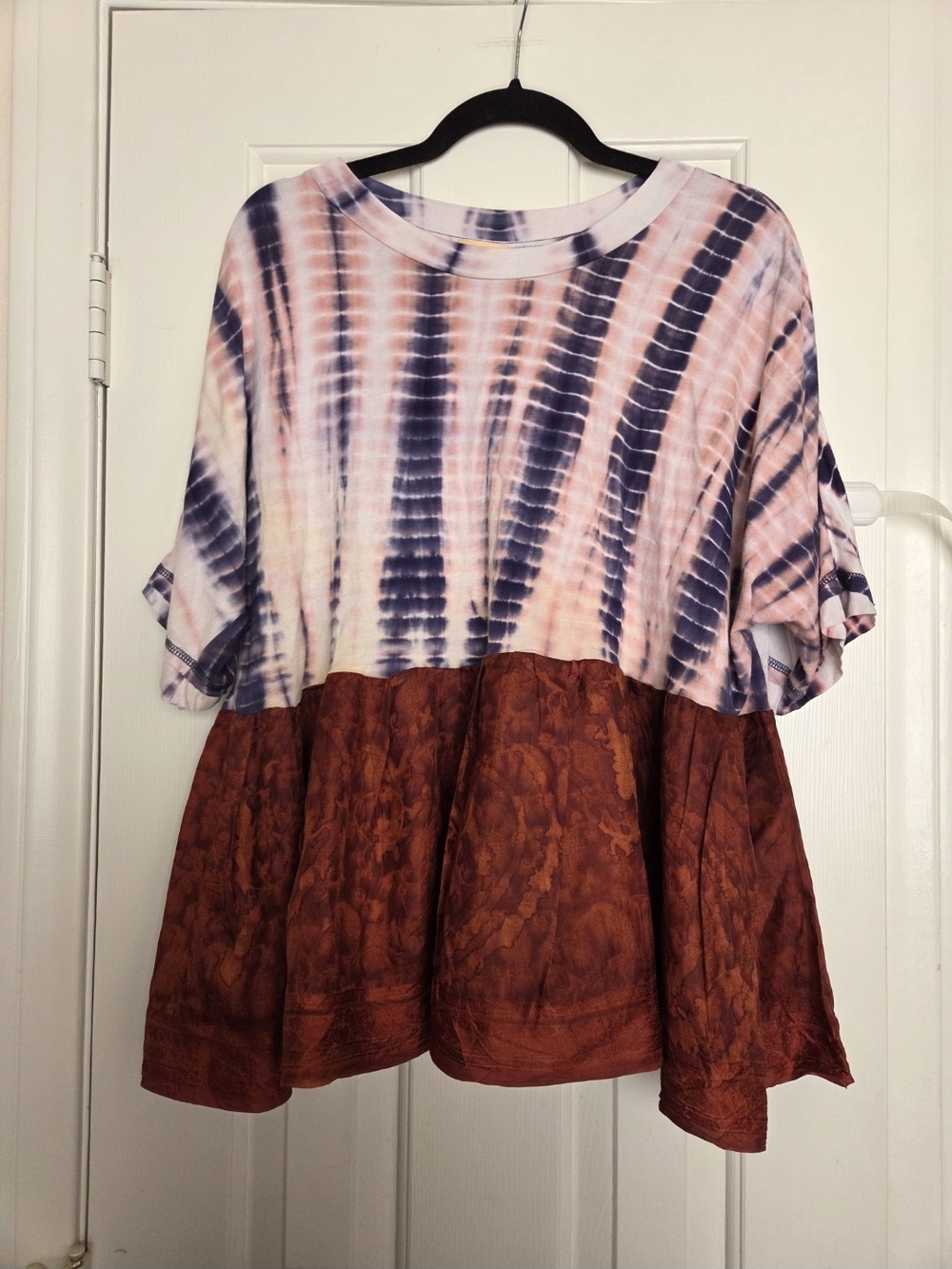 The Morgan Factory Tie-Dye Pink & Navy Short Sleeve Top with Rust bottom